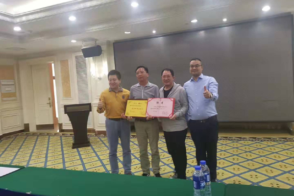 祝賀江蘇斯普瑞董事長當(dāng)選“十大牛商”，追夢的心永不老